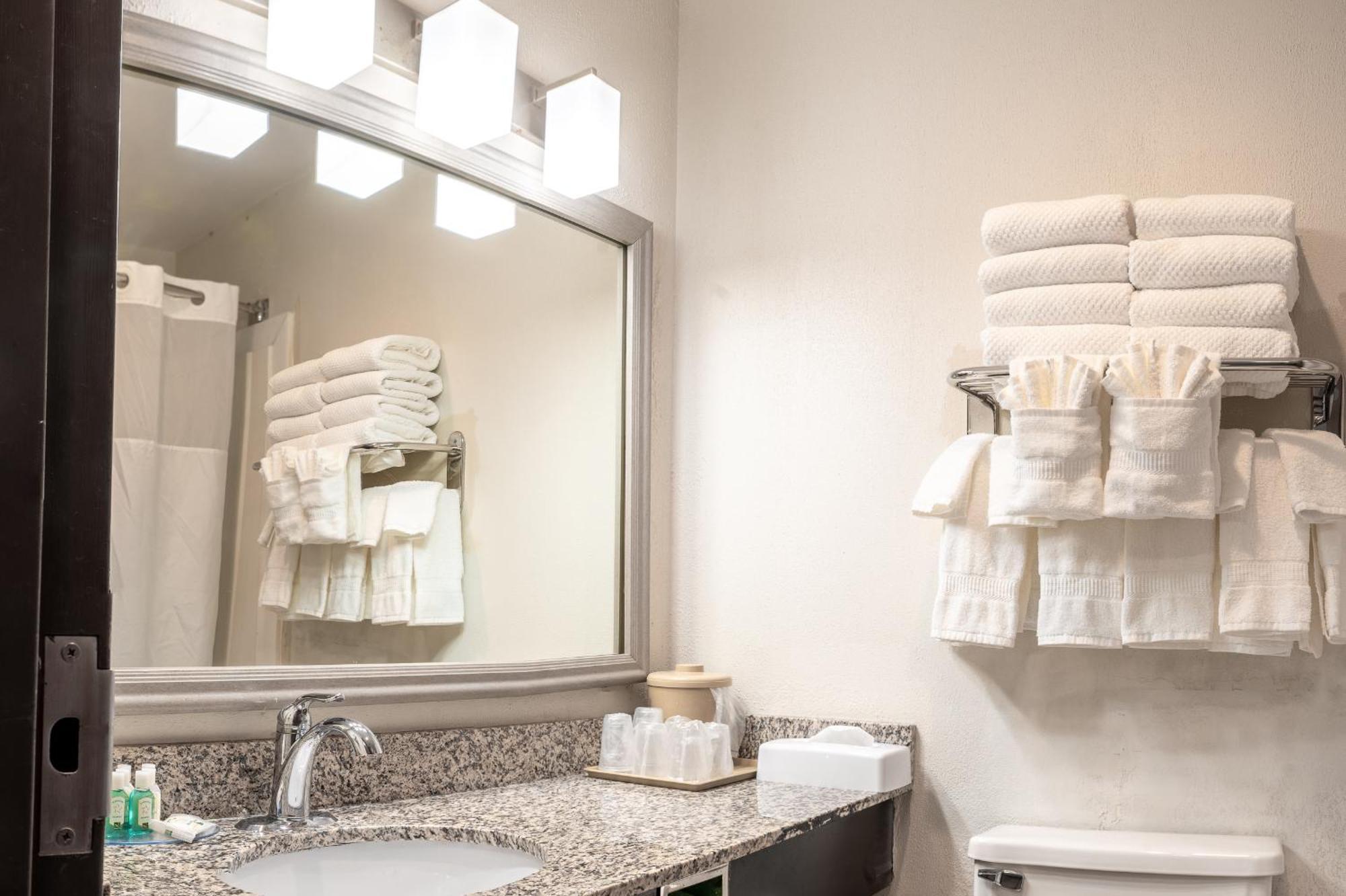 Quality Inn Milan-Sandusky Exterior photo