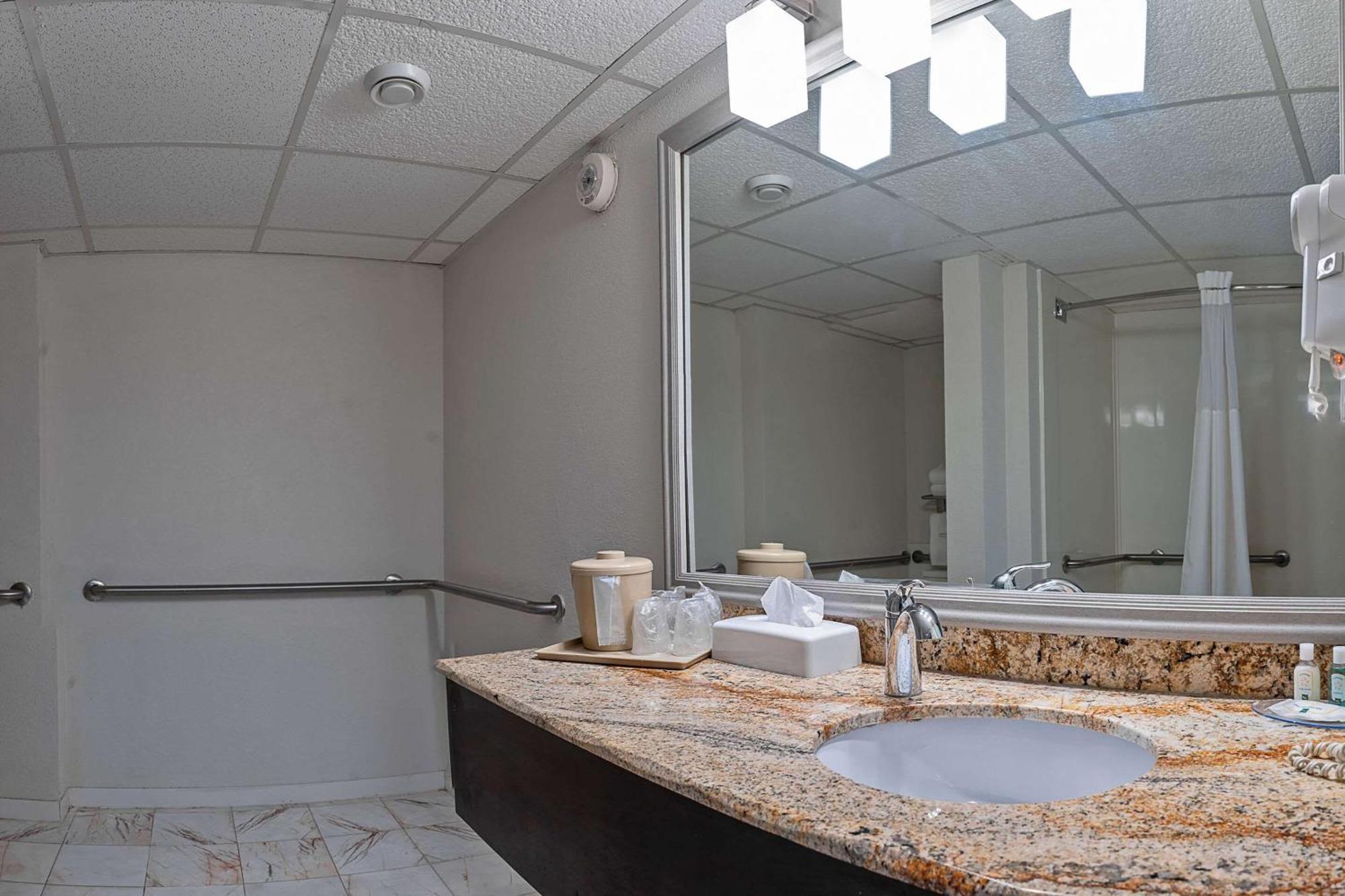 Quality Inn Milan-Sandusky Exterior photo
