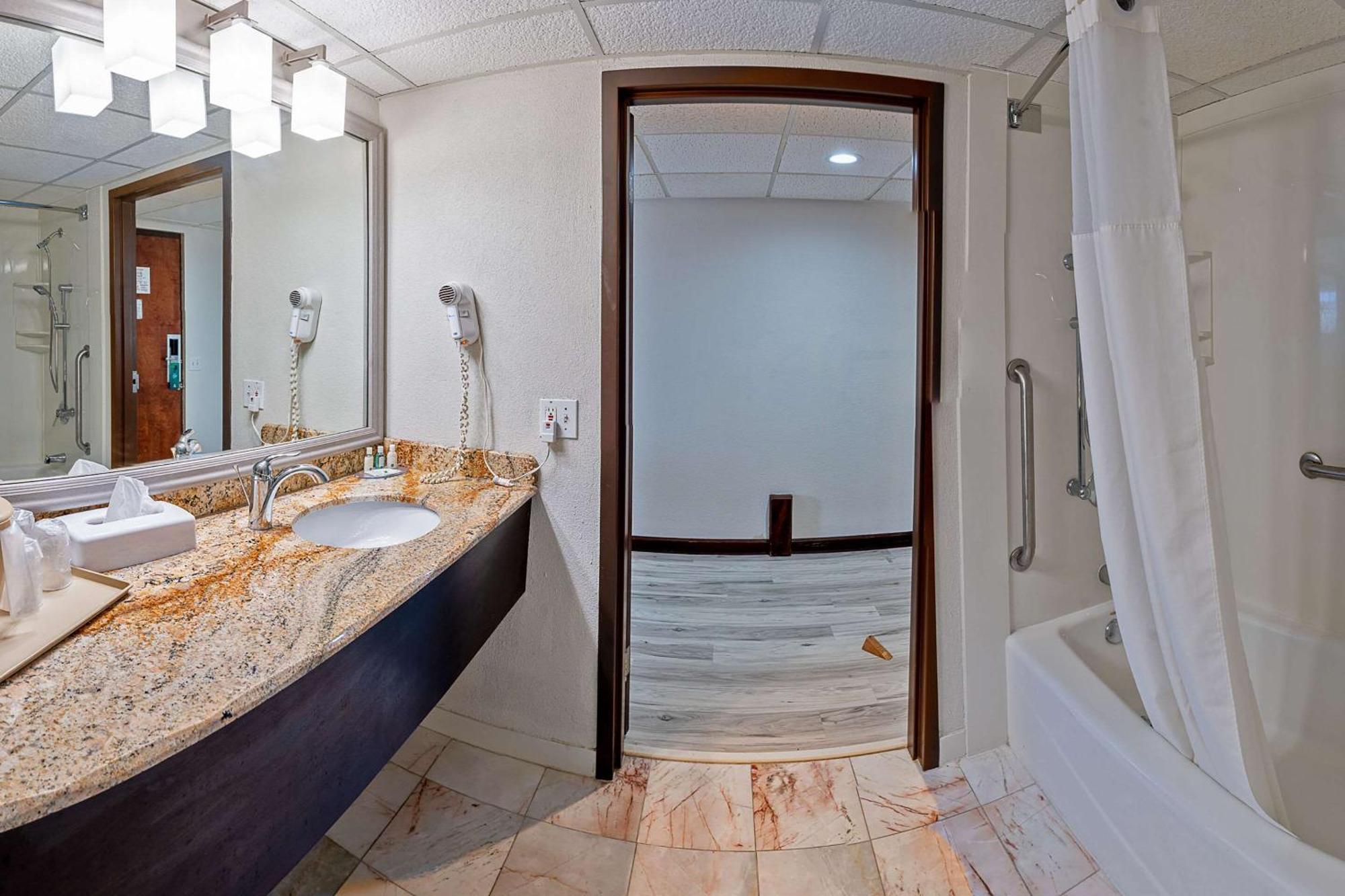 Quality Inn Milan-Sandusky Exterior photo